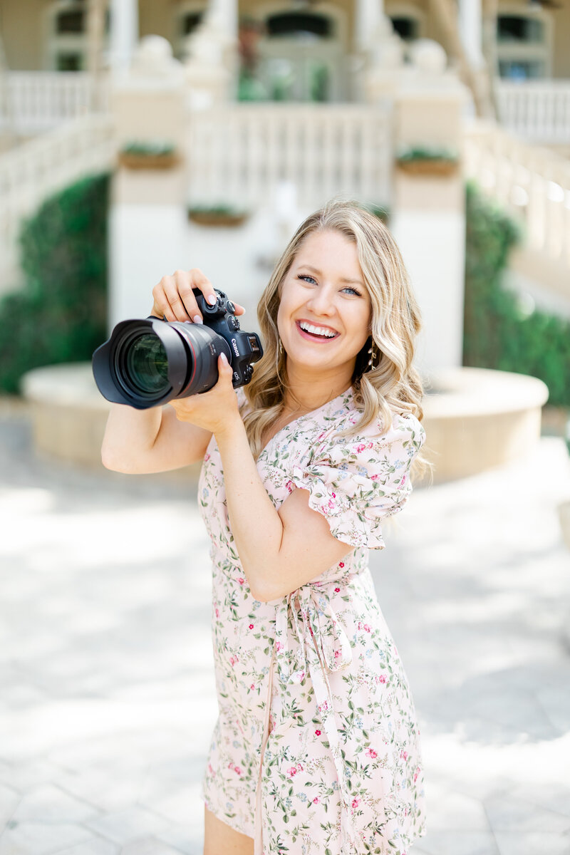 Lindsey White Photography, a wedding photographer in florida