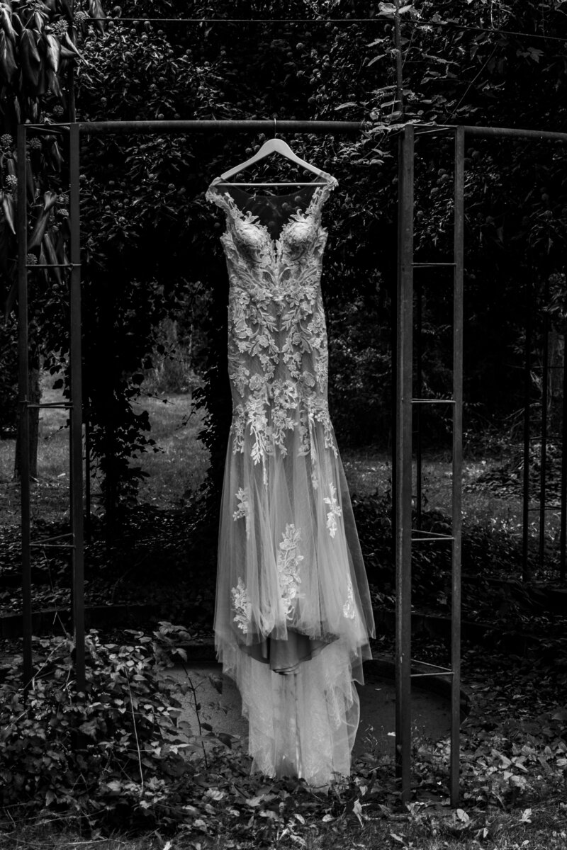 Refined artistic photo with a balance of light, texture, and mood.