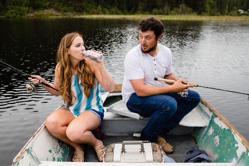 beer-fishing-couple-engagement-portrait-coeur-dalene