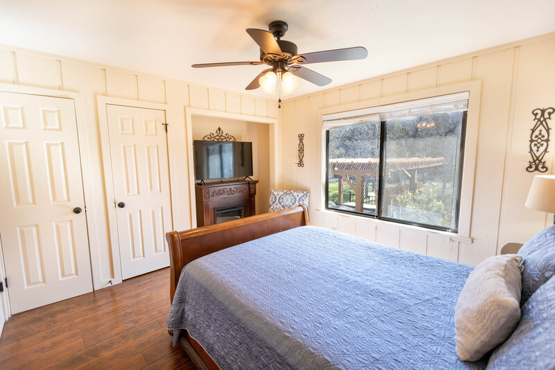 Bedroom in hotel cottage suites in wimberley texas