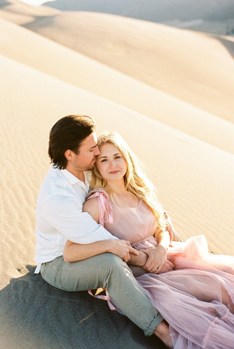 engagement photos at the Sand Dunes National Park