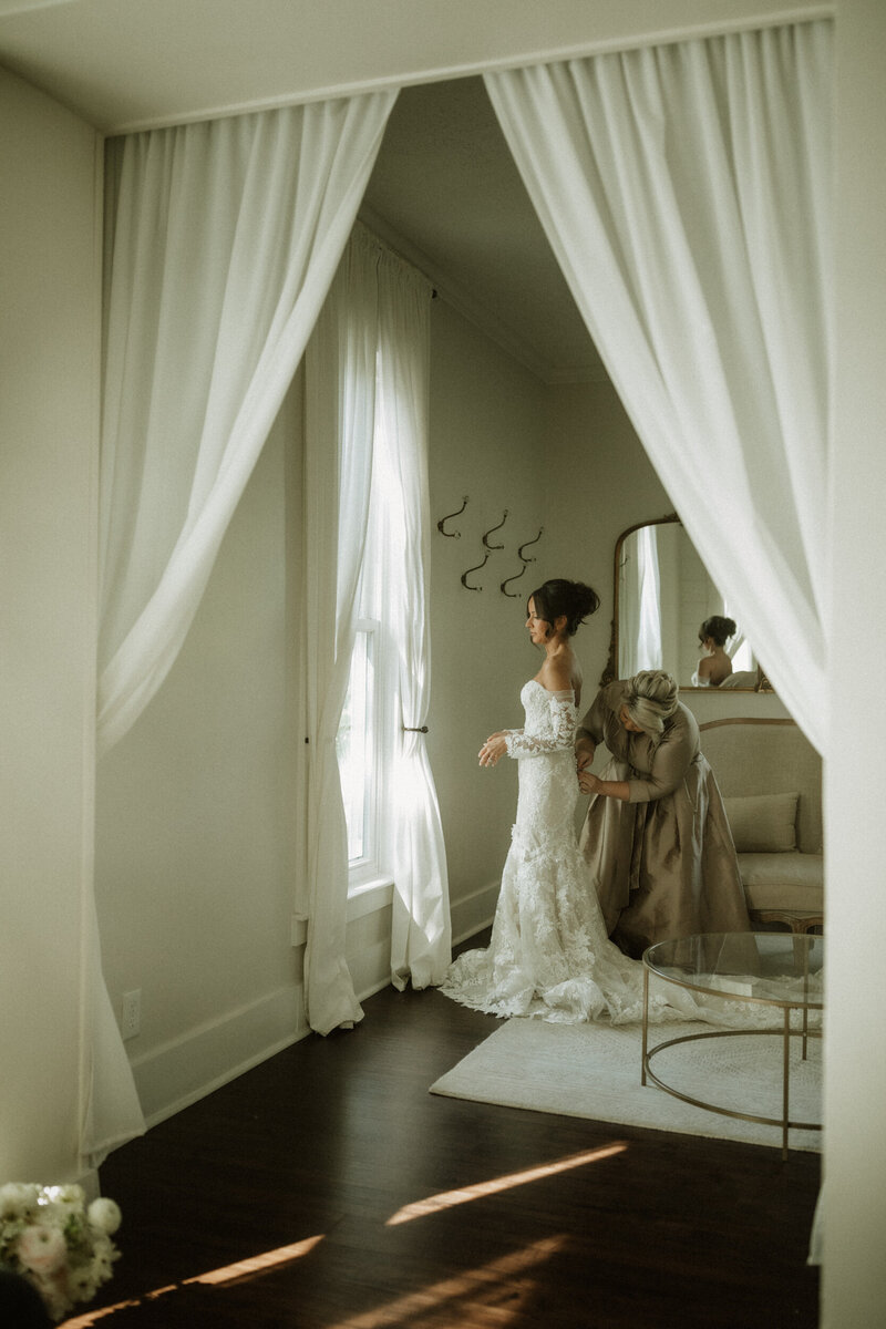 mustard seed gardens indy indianapolis noblesville indiana wedding photographer bellagio florals something blue stylists-18
