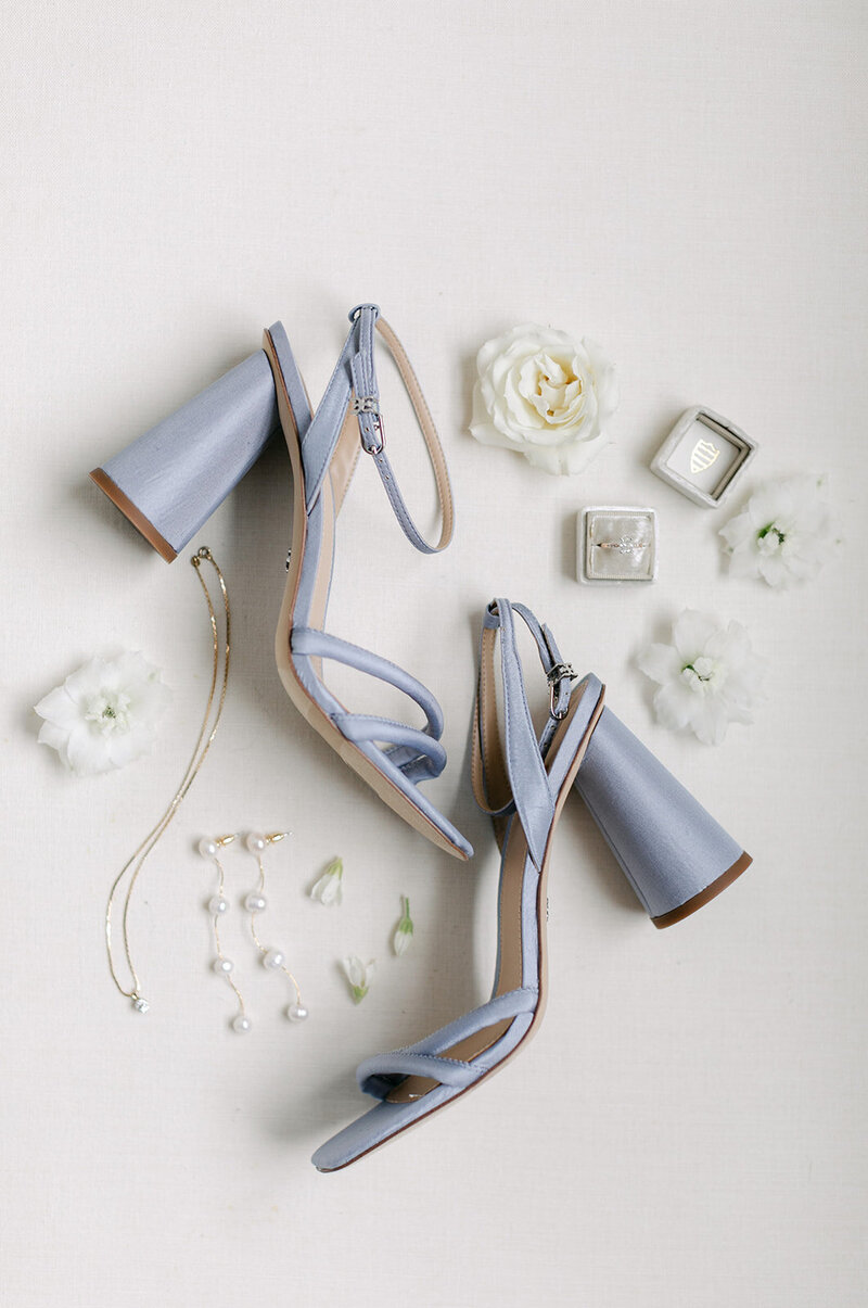 blue-shoes-bridal-details-jewelry