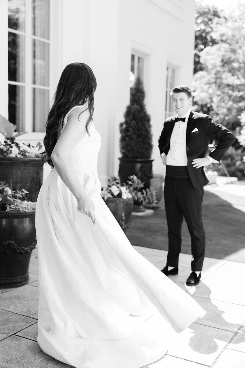bride-groom-first-look-ct