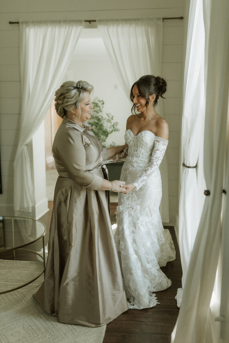 mustard seed gardens indy indianapolis noblesville indiana wedding photographer bellagio florals something blue stylists-22