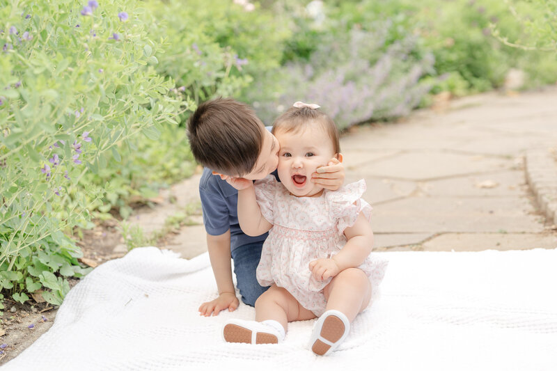 big brother kissing baby during Arlington, Virginia mini session