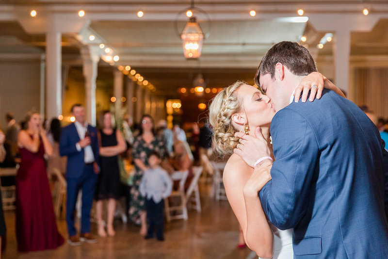 The-Grand-Opera-House-Crowley-Louisiana-Wedding_56