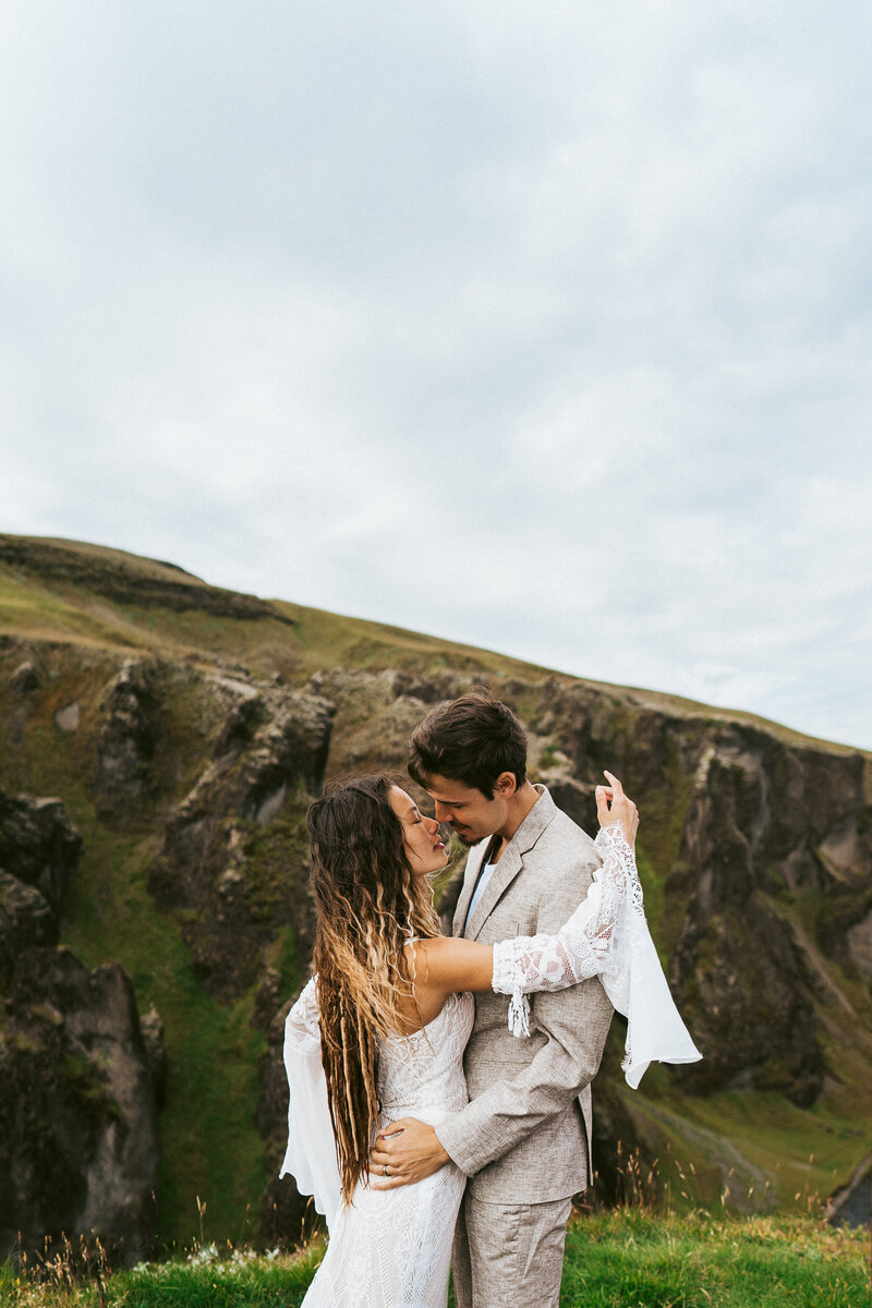 -fjardrargljufur-canyon-elopement-iceland--12