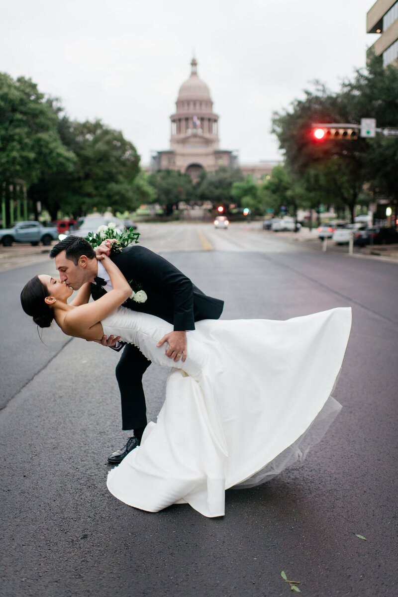 Cheryl&Cameron-WeddingHighlights-St.Mary800Congress-AprilMaeCreative-AustinWeddingPhotographer-Austin,Texas-192