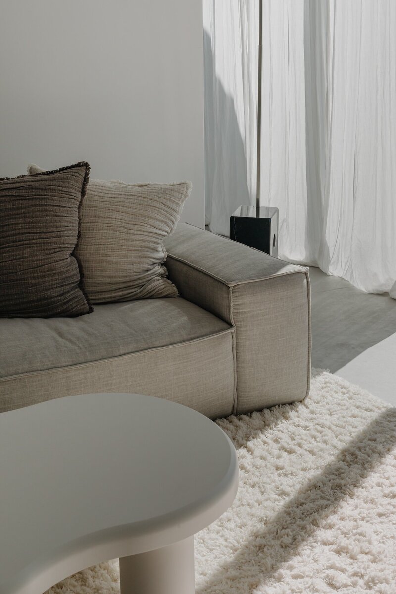 kaboompics_minimalist-interior-decor-home-living-moments-collection-33223