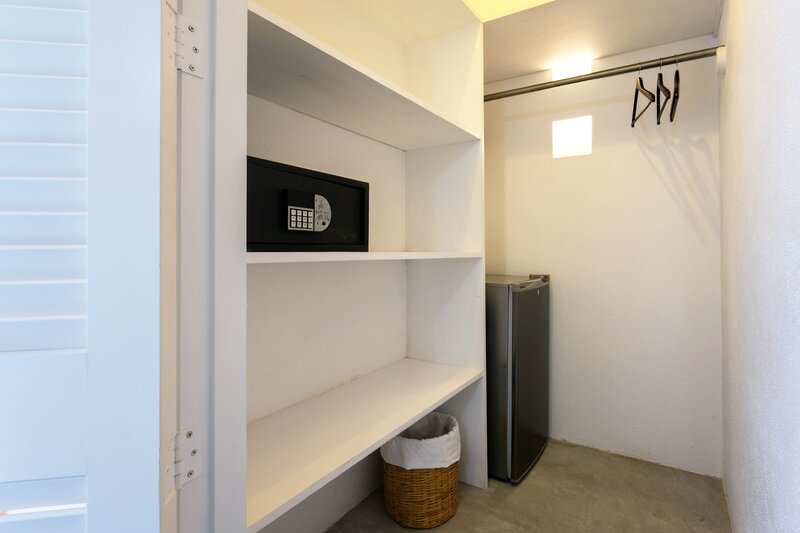 04-5-Careyes-Mexico-JrSuite-Casita-Azul-Bathroom-7740