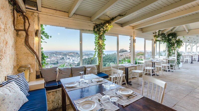 pela_mare_hotel_reviews_slider_03.jpg__1920x1072_q85_crop_subsampling-2_upscale