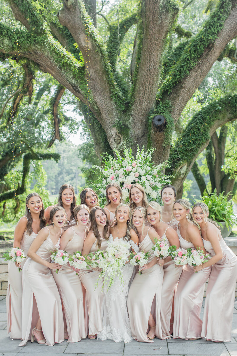 bridesmaids poses