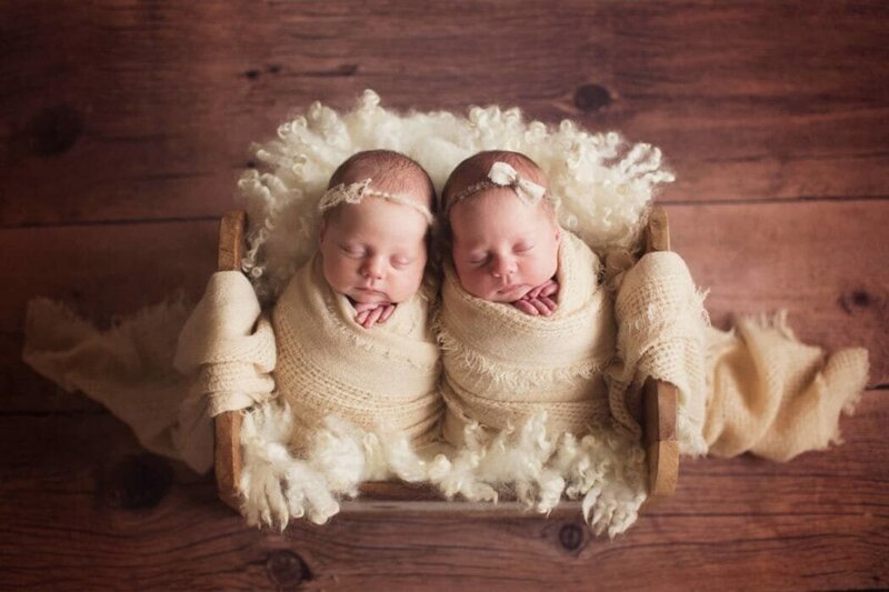 newborn twin photography austin, get newborn twin pictures taken, newborn baby twin photoshoot Austin TX, infant portraits Austin TX