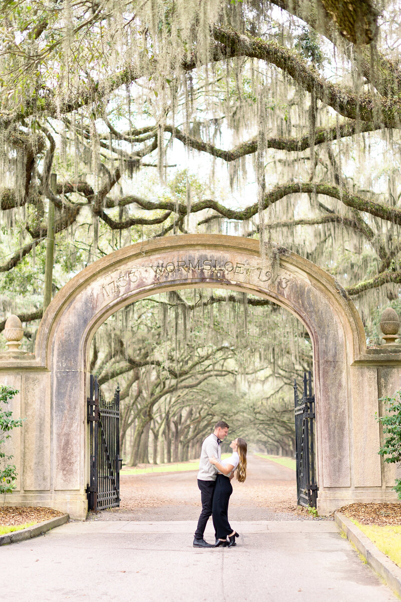 Amelia + Bryce  Wormsloe Engagement Session  Taylor Rose Photography-7