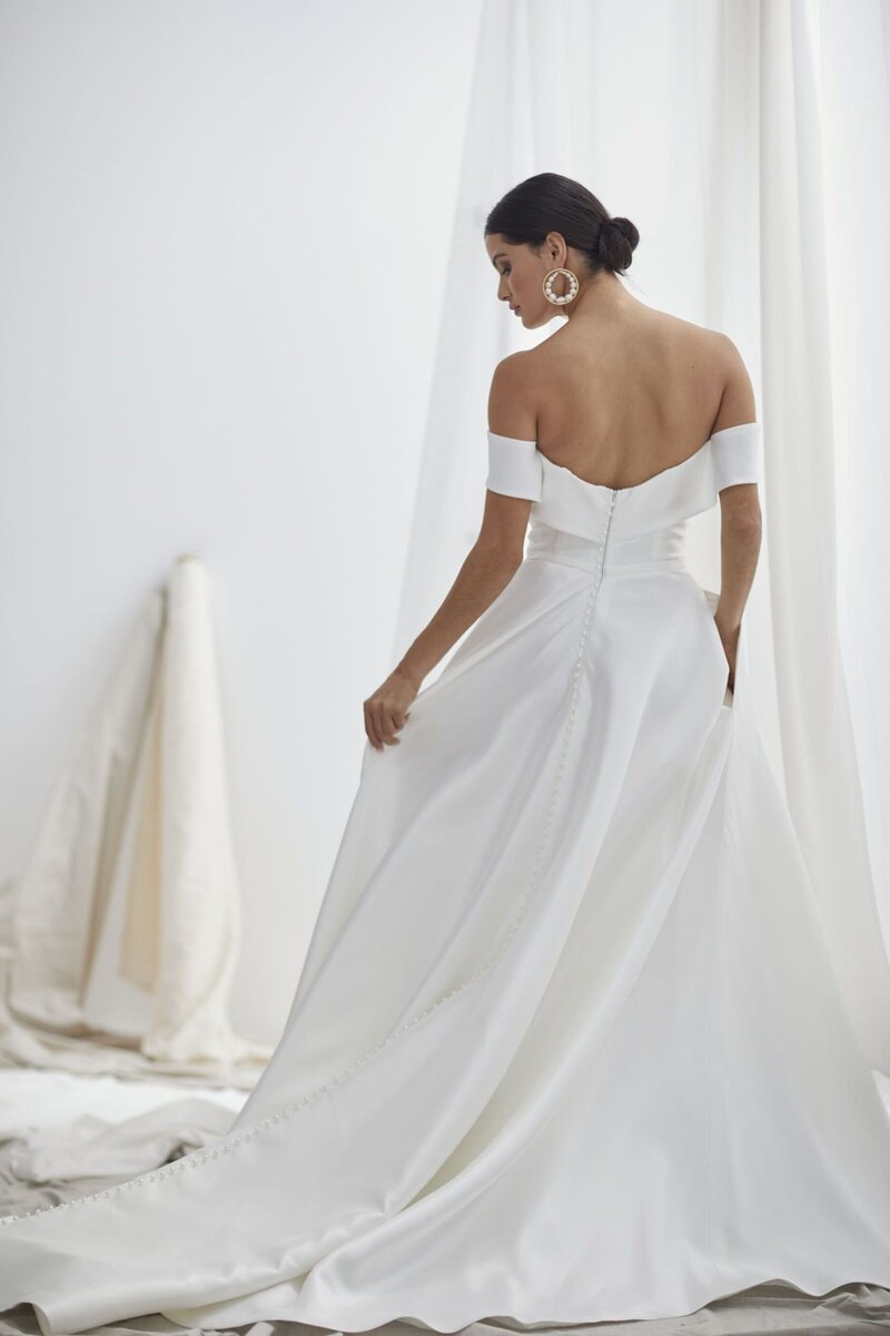 Le-Belle-V2-wedding-gown-11_0954  1800px