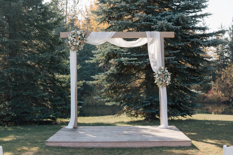 Edmonton Wedding Photos - Pine and Pond Wedding Venue (20)