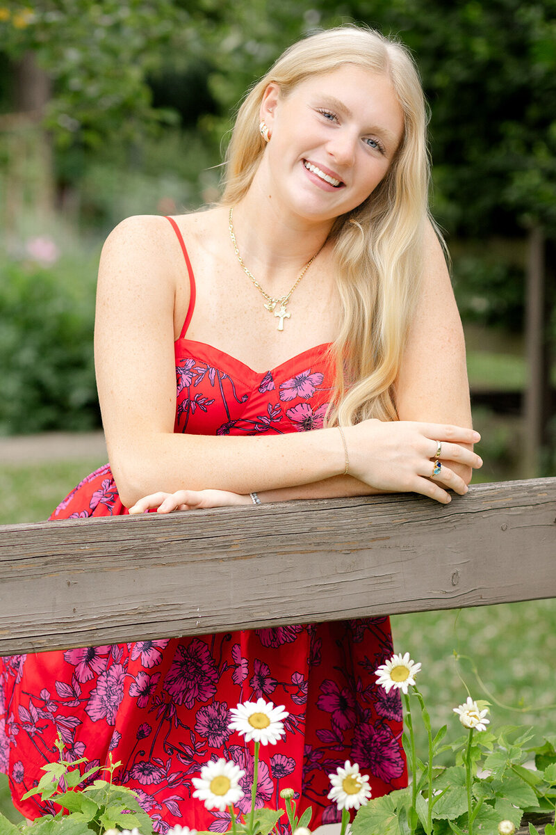 senior girl poses in columbus ohio