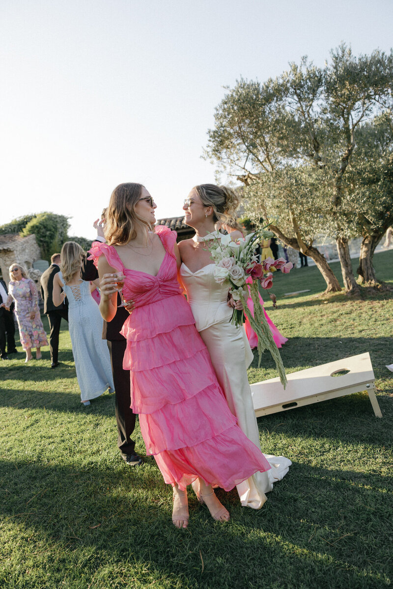 London couple photographed in editorial, Vogue-inspired wedding style