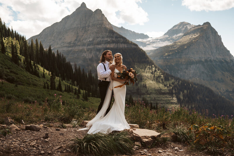 mountains photo bride and groom montana