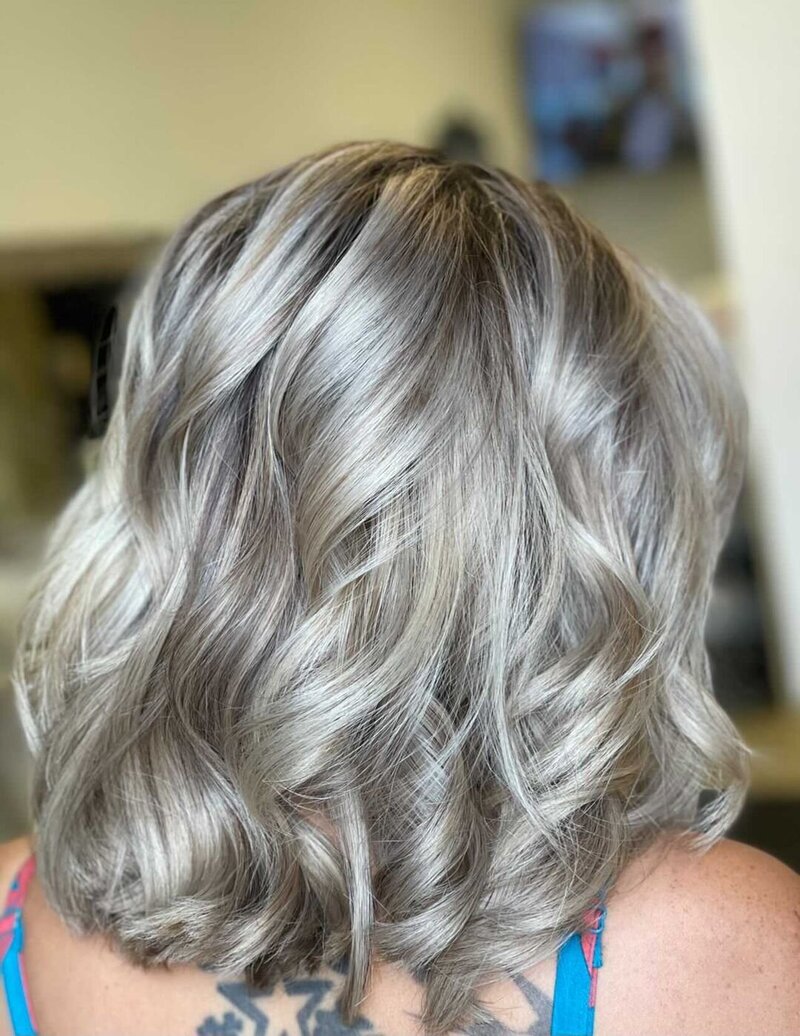 blonde hair with waves