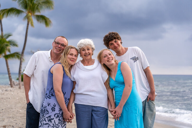 Multigenerational family photos on the big island by Hawaii Adventure Portraits