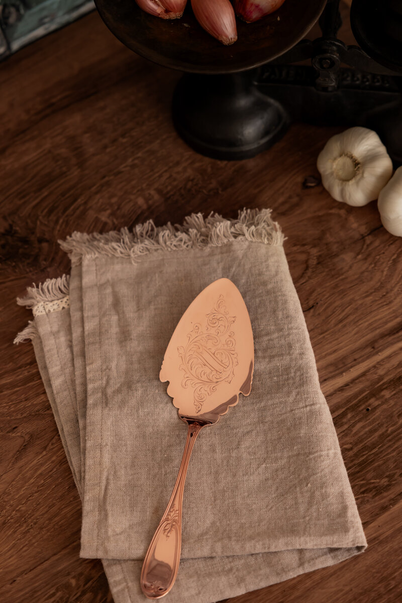 Coppermill Kitchen Antique Cake_Pie Server 3.1