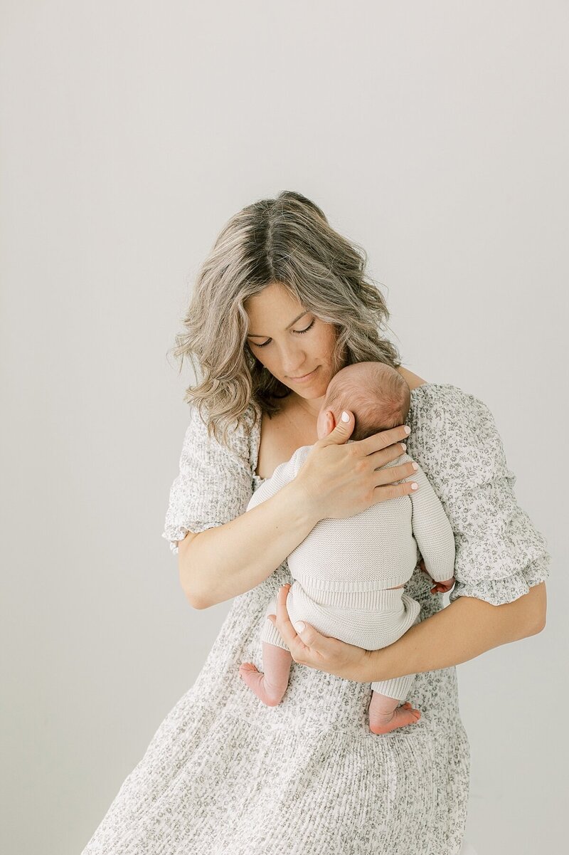 lancaster newborn photography rebecca shivers phootgraphy studio illume mom