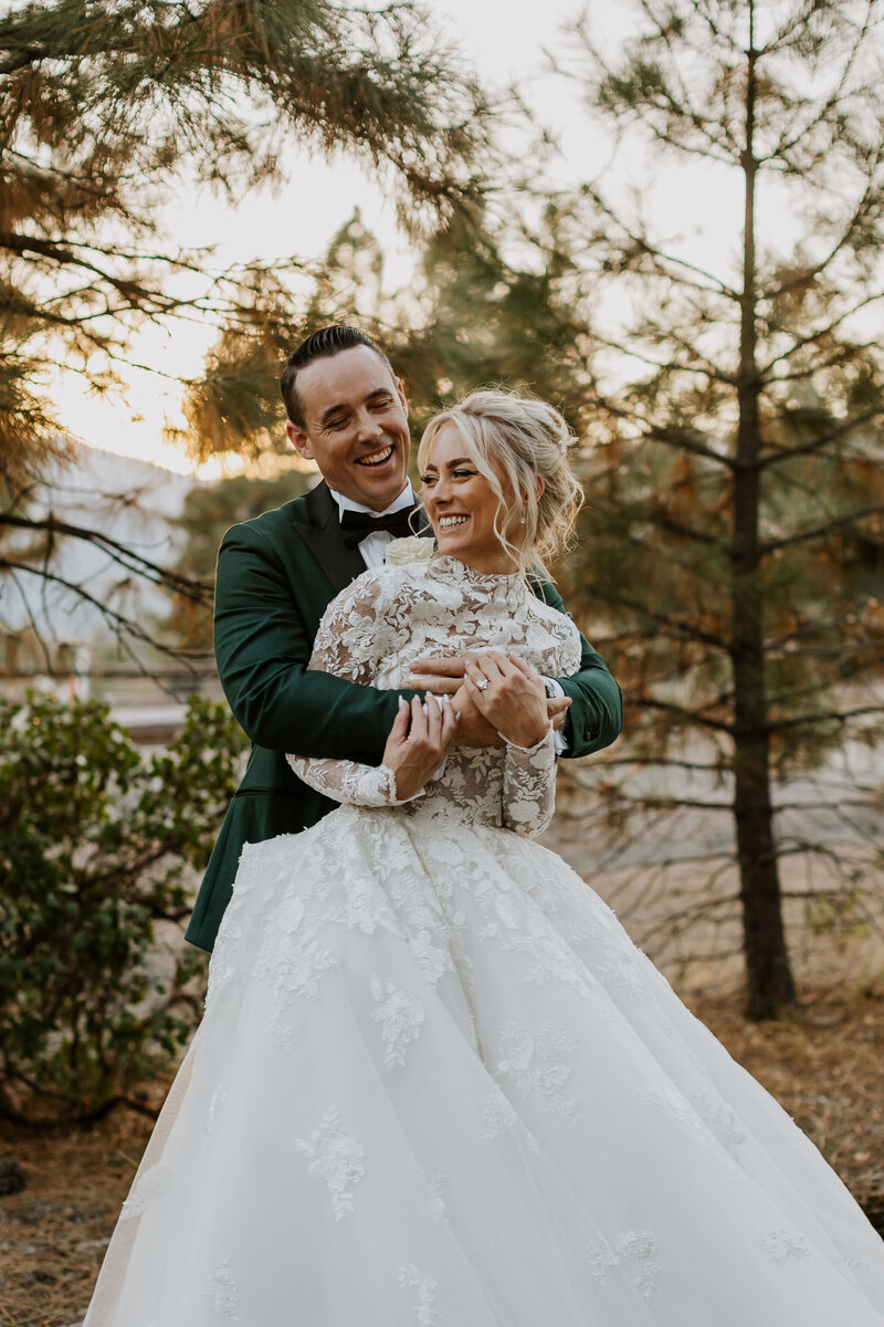 brida and groom outdoor wedding  best day ever oregon