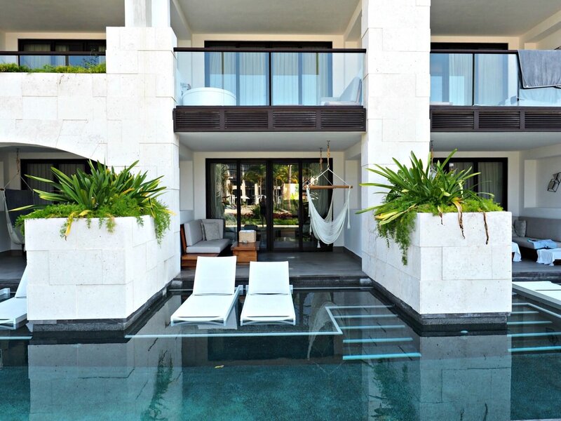 Unico Alcoba Swim Up