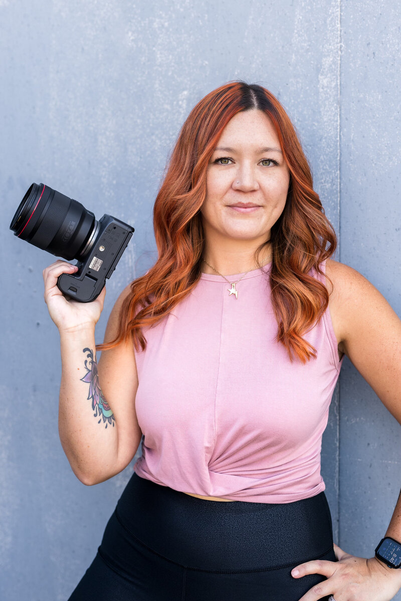 Boulder Wedding Photographer captures woman holding camera