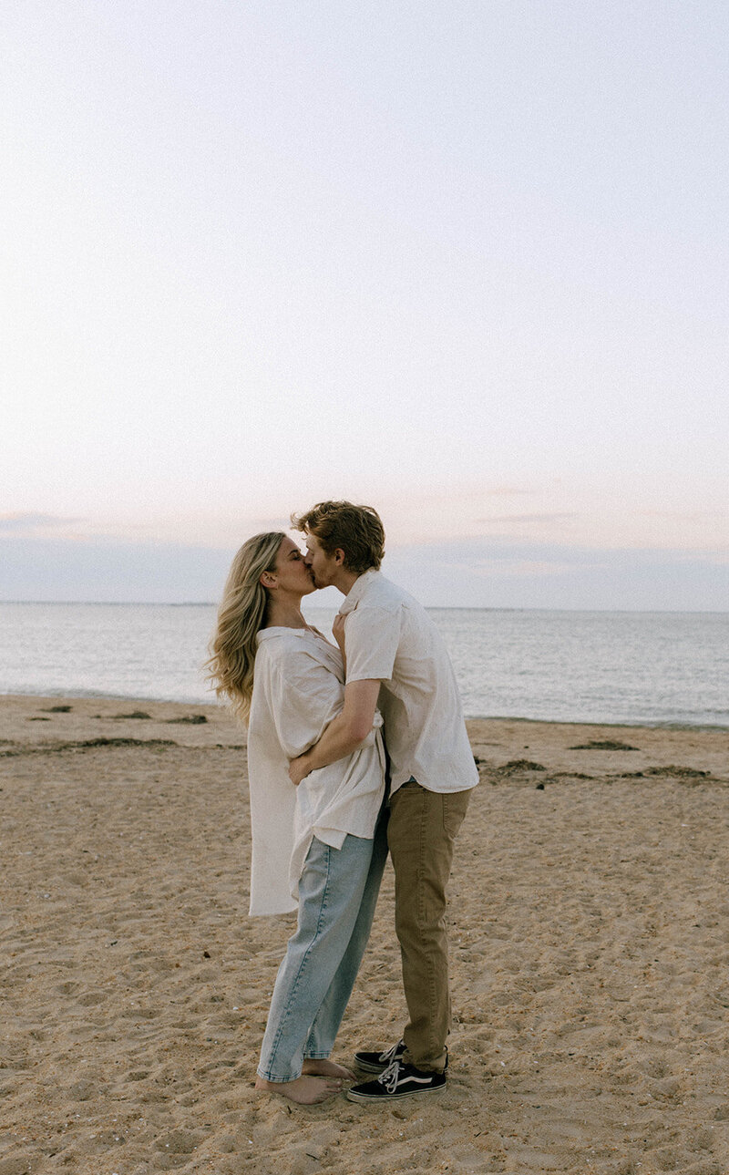 erica_+_gunner_beach_engagement_photos (104 of 173)