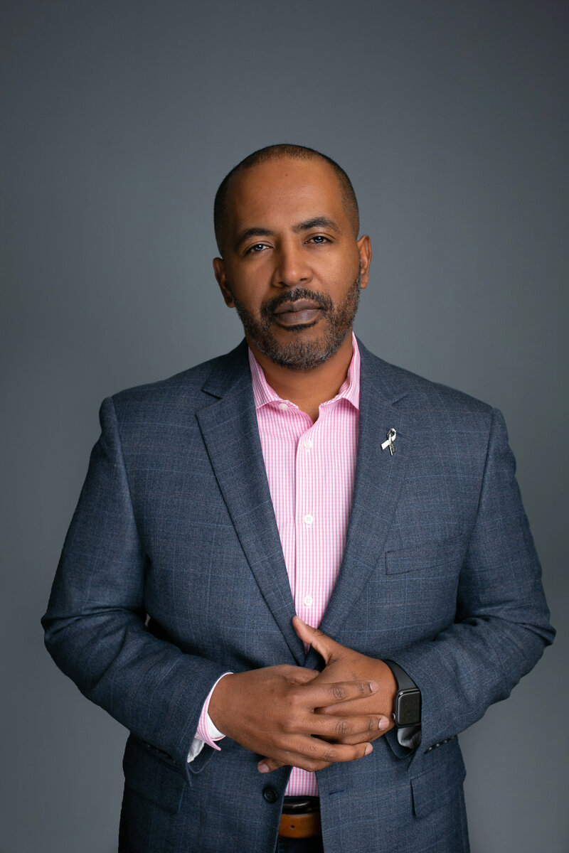 corporate headshots in detroit men LeoSage Images