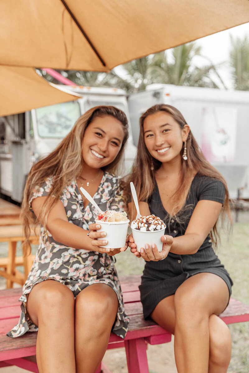 sisters-with-frozen-yogurt-hawaii