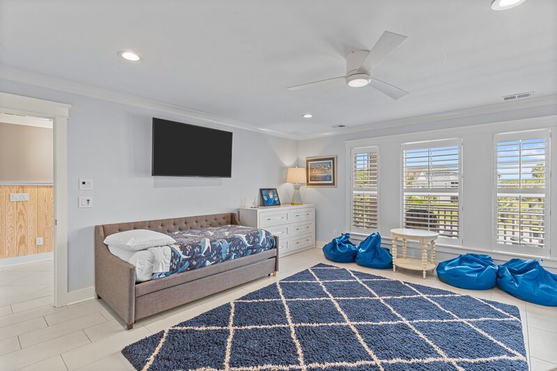 Luxury-Holden-Beach-Rentals-WI-Middle3