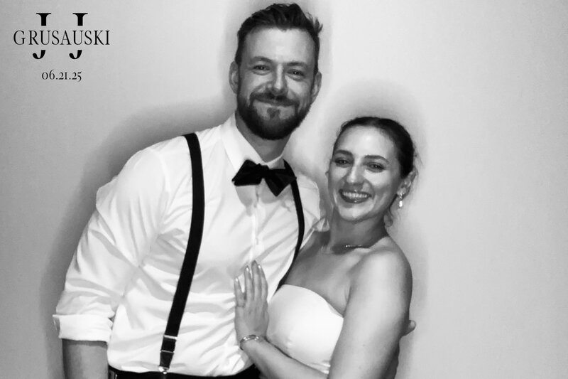 glam-black-and-white-photo-booth-ct-wedding