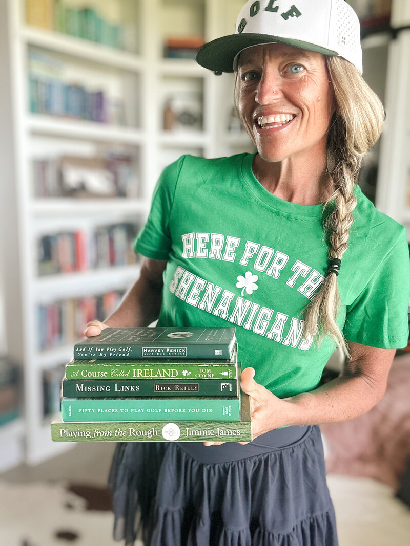 Momma Leighellen's Book Nook featuring book reviews, bookish lifestyle brands, and author services