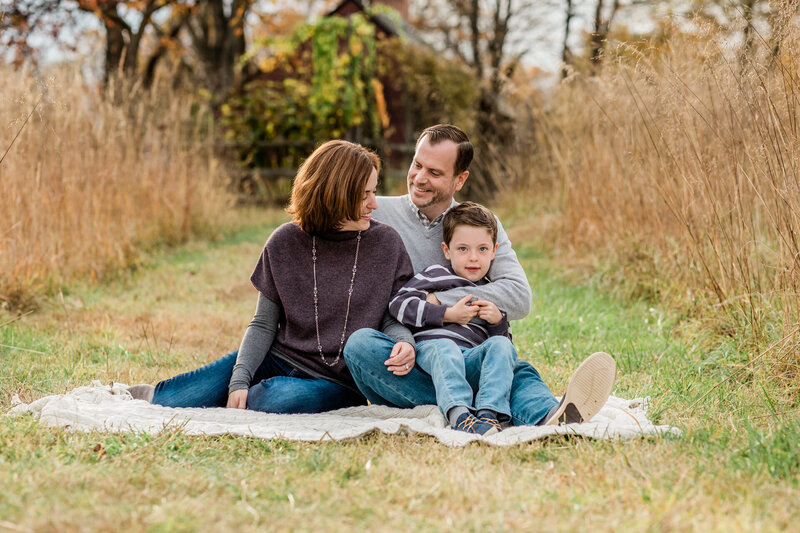 New Jersey Family Photographer_Morris County Family  Sitting on Blanket