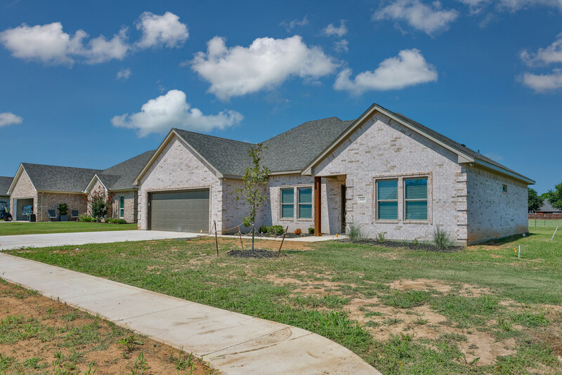 Texas home with large backyard for sale in Nocona Texas