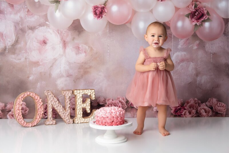 Dallas Cake Smash Photographer - First Birthday Milestone Floral Hoop Theme  Photoshoot - Wylie, Texas Studio | Jenny Havens Photography