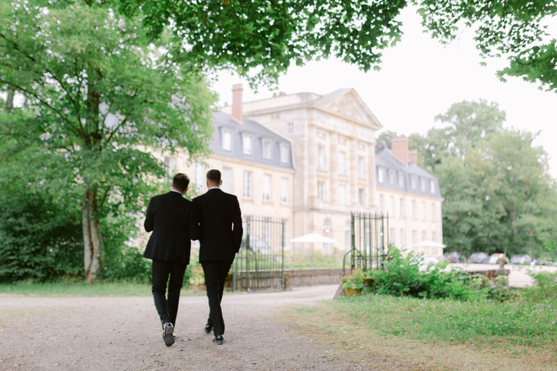 615-Josh&NateWeddingChateauCourtomer