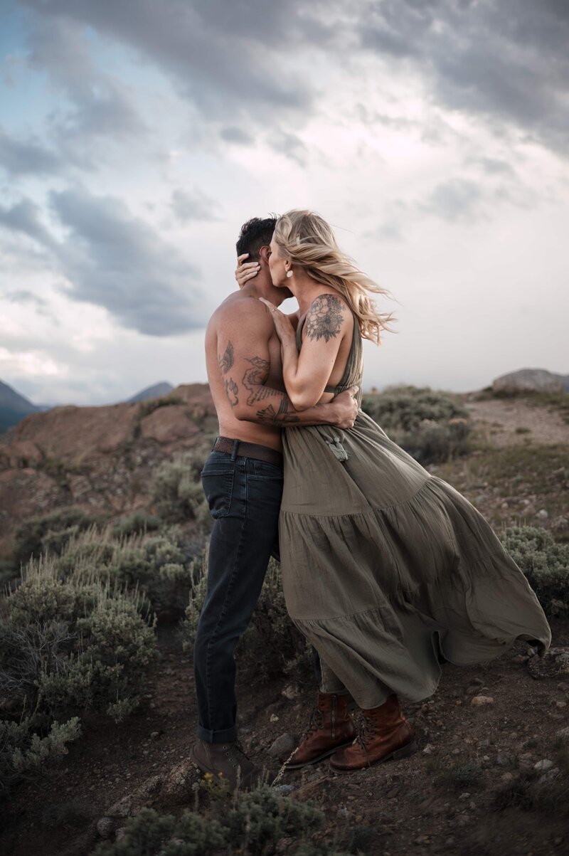 Couple eloping in the Colorado mountains by Kristen Vann Photography