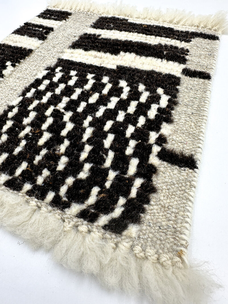 Black color Tulla Sam-17508