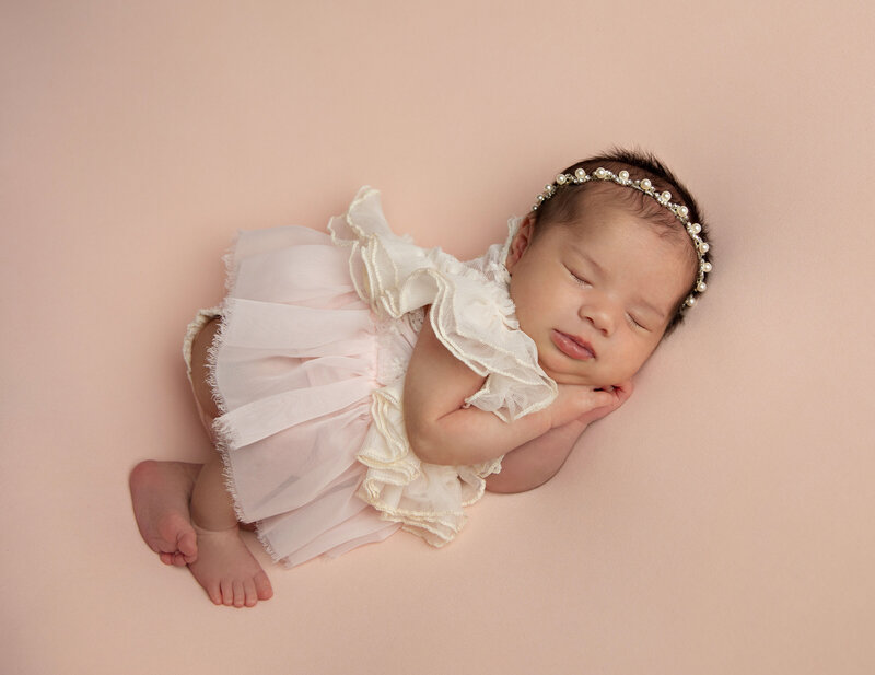 newbornbabyboynewfamilynewbabybestphotographertudiofamilybirthdaynewbornboyamilynewborngirlfirstbirthdayportraiturephotographystudioportraitsnewborngirlboyfamilyEvaMaganaPhotographychildphotographer (23 of 43)