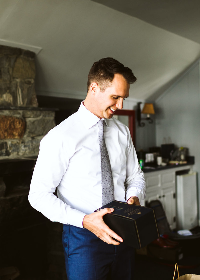 Nikki + Sean - Sean Getting Ready 63