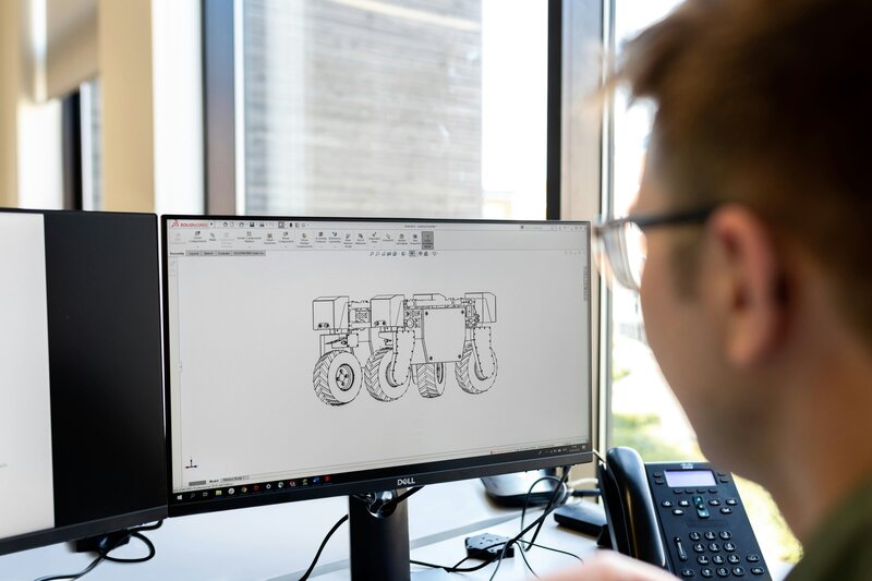 Pascal DUVAL de DP PROD 3D, fort de 27 ans d'expérience dans l'aéronautique et spécialisé en impression 3D, dédié à offrir des solutions personnalisées et de qualité.