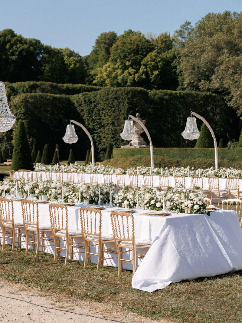 Lily-Paloma-Wedding-Florist-Chateau-de-Villette (14)