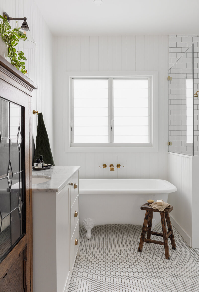 jesse-mccabe-granny-flat-renovation-bathroom-clawfoot-tub-kahibah-nsw