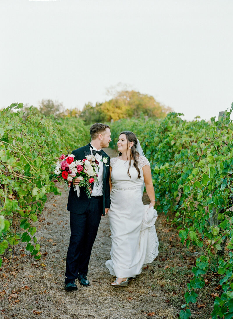stephanie-aaron-wedding-vineyards-at-chappell-lodge-111
