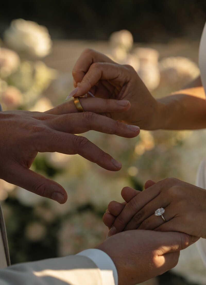 documentary-style-wedding-photographer-intimate-celebration1